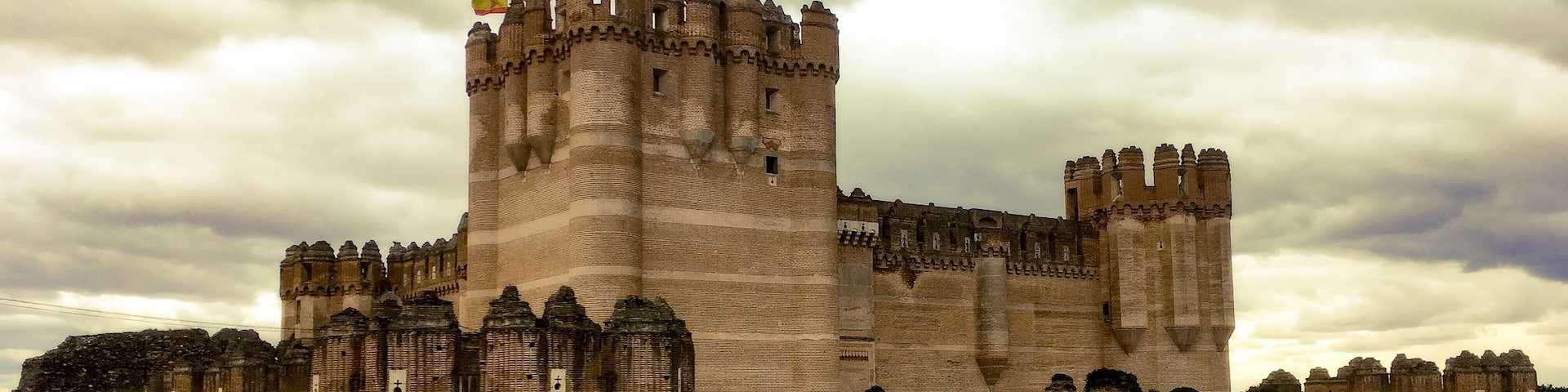 #coca #castilla #spain #lifeatexpedia
Going back to the History
Enjoy one of the most beautiful gothic -mudéjar (typical in Spanish constructions which a mix with the arabic heritage)  pieces