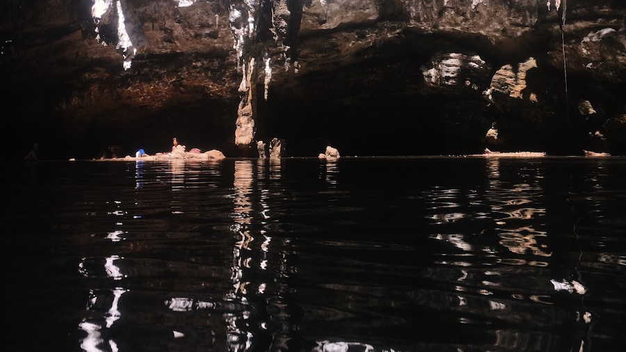 If you are in Railay you must go for the view point and lagoon. And yes, to get there you will struggle through clammy mud and roots but tottaly worth it. once you reach the lagoon and manage to get into the water