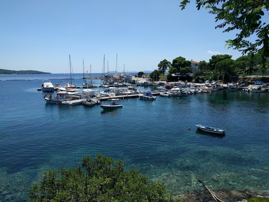 If you haven't been to Greece,it is time to feel this magic! It's beautiful and it has a delicious food!