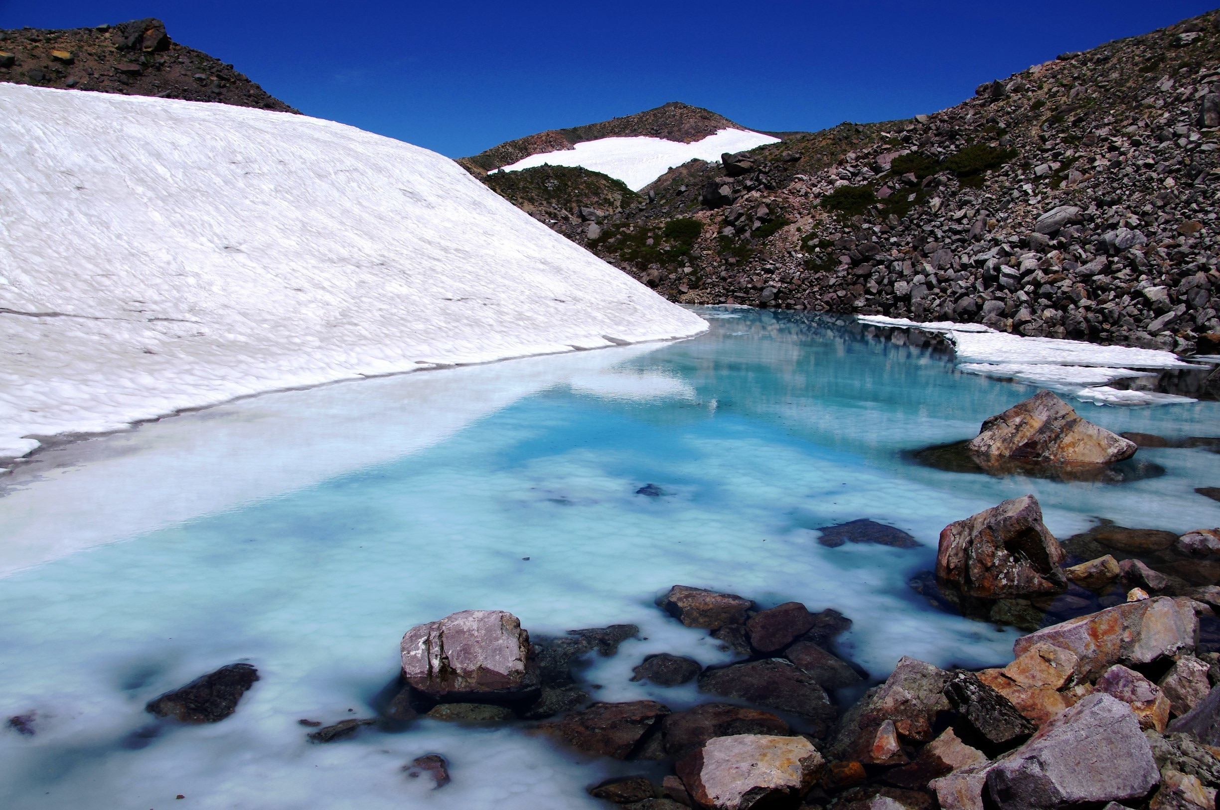Mt.Hakusan(2,702m)
Blue pond near the summit

#BVSblue