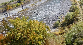 Near unazuki onsen, you find the train station to kurobe scenic train. It is a new golden route area of Japan thus not many tourists coming in yet. #lifeatexpediagroup #kurobe #japan #scenicroute #trovember