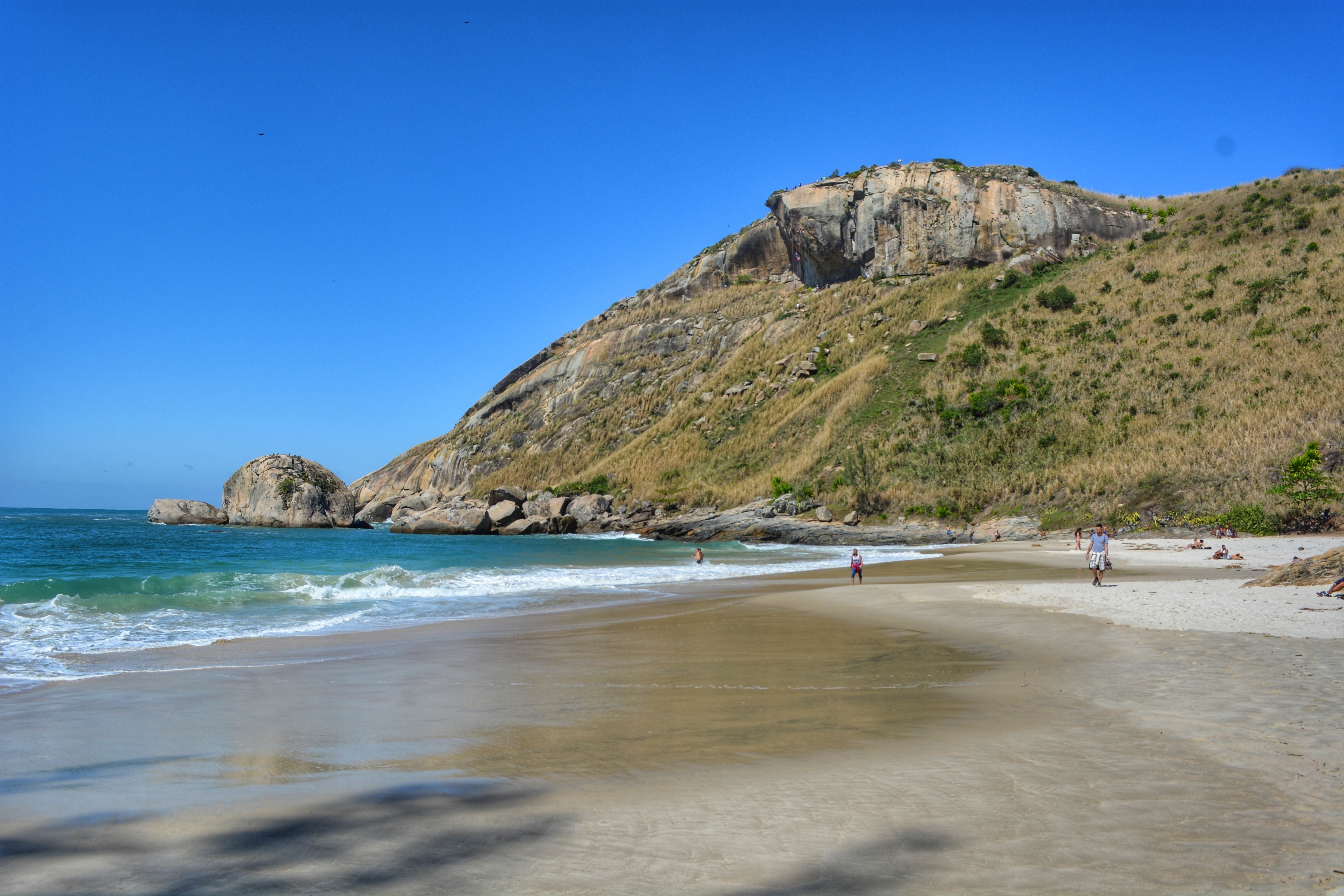 This beach is part of the circuit of wild beaches of Rio de Janeiro. One can only arrive at this beach through trails or through the sea.