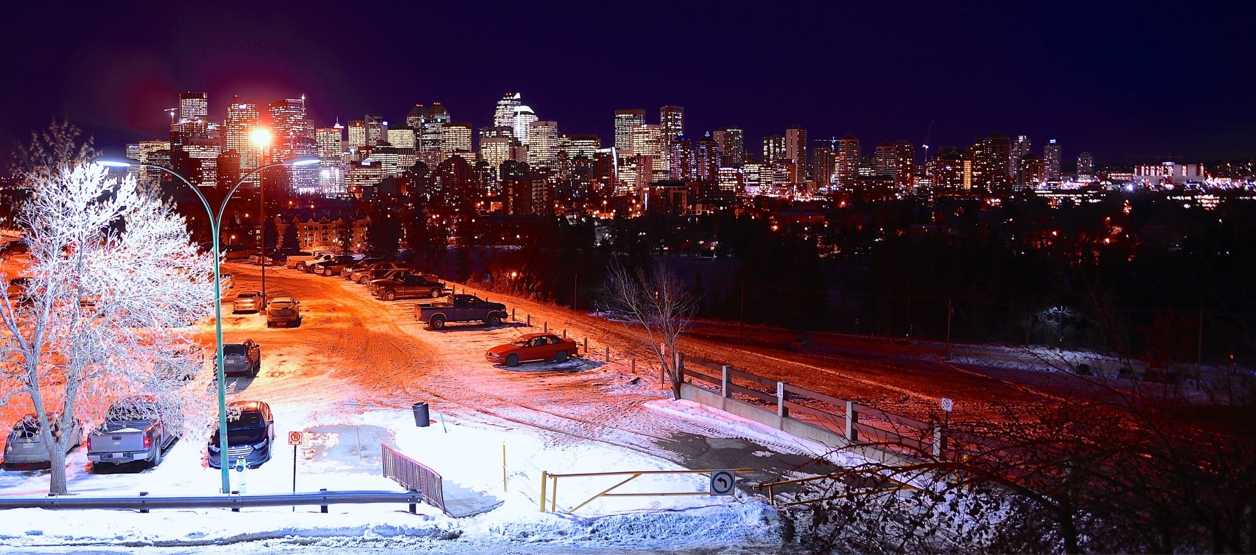 “Cowtown” The city of Calgary in the winter of the mystic #red colour.
#Canada #Alberta #Calgary #winter #snow #NorthAmerica #cityscape #nightscape #AboveItAll #OnTheRoad