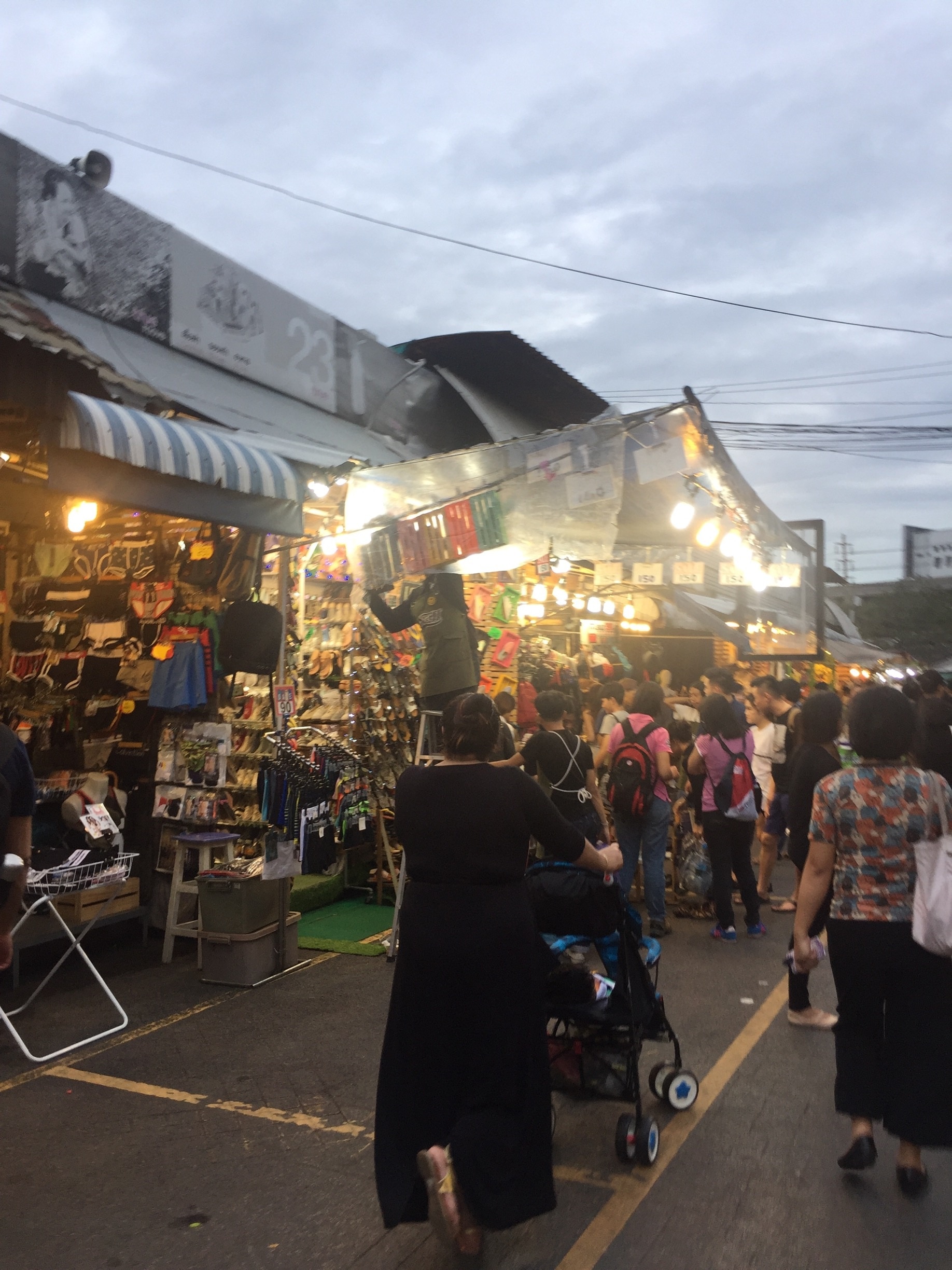 Guide to Chatuchak Weekend Market