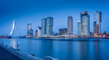 Nice spot of the Rotterdam skyline at the #bvsblue hour 😉

JUST FOLLOW THE PIN TO GET THERE 📌
⬇️⬇️ Make my day and follow me also at: ⬇️⬇️
https://www.instagram.com/mistermirrorless/
https://www.facebook.com/dennisdondersphotography/
https://500px.com/dennisdonders
www.flickr.com/photos/denniskuh1896