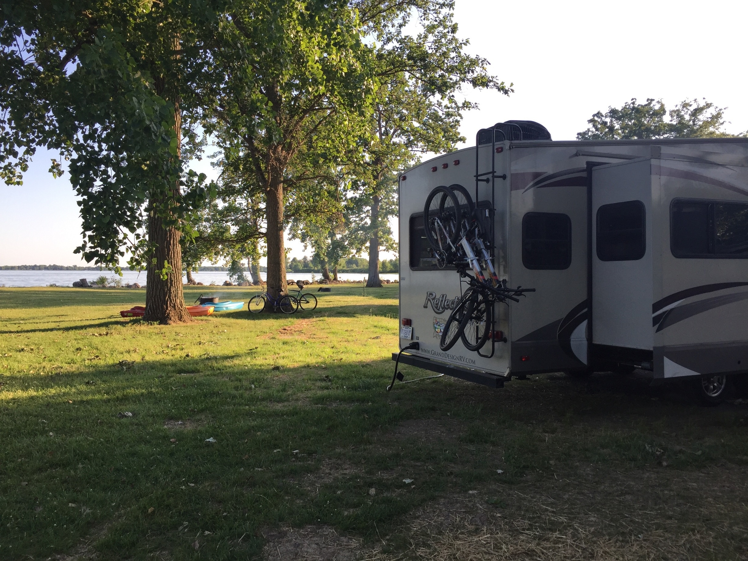 Looking for a campground right on the water? Indian Lake State Park does not disappoint! Full hookups for RVs, with plenty of sites for tents. All for a very reasonable state park price. 