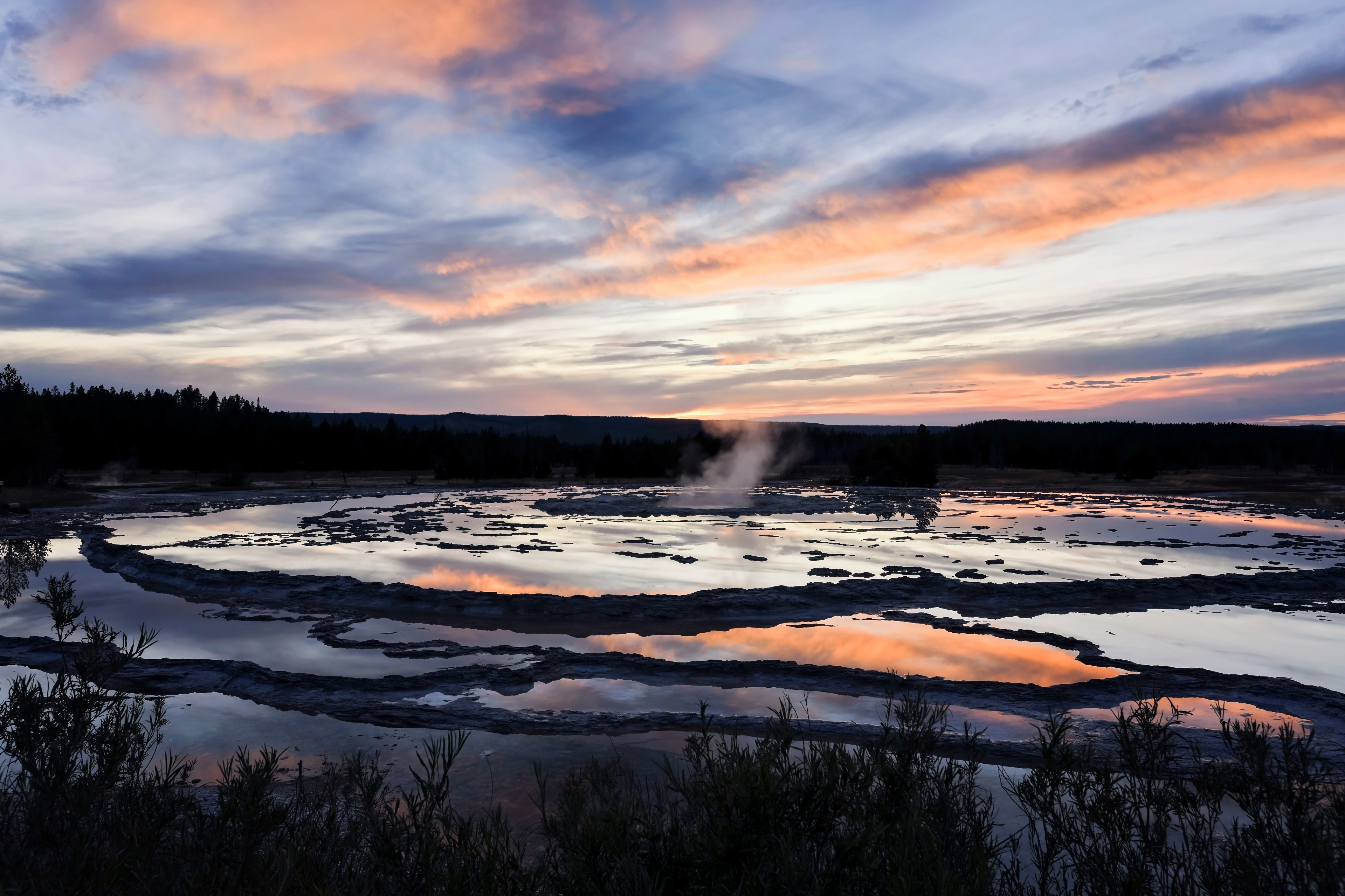 Great Fountain Geyser in Yellowstone National Park | Expedia.co.in