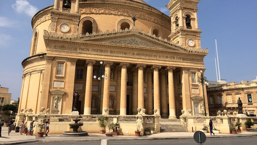 The amazing Mosta dome in Malta, the 5th biggest dome in Europe! Amazing place and even more amazing inside!