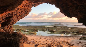 Number 16 Beach in the Mornington Peninsula near Rye is a beautiful place to relax and watch the sunset. Try to visit during low tide #SMDdoesOZ #MorningtonPeninsula #Australia