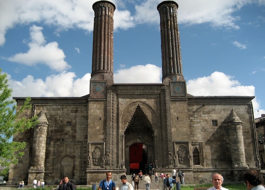 Erzurum Cifte Minareli Medrese Otel Fiyatlari Ve Rezervasyon Hotels Com