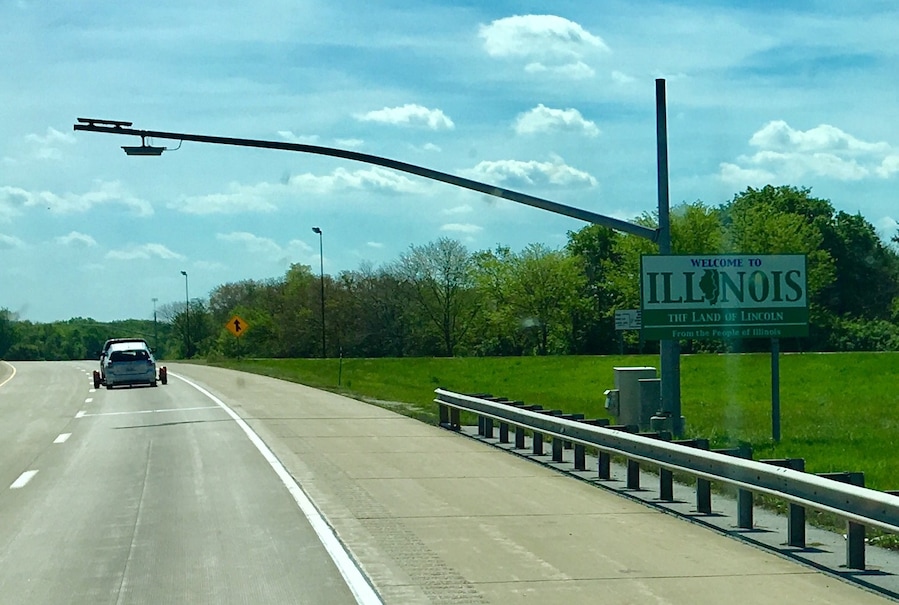 Welcome to Illinois!
#Illinois #signs
(May 2017)