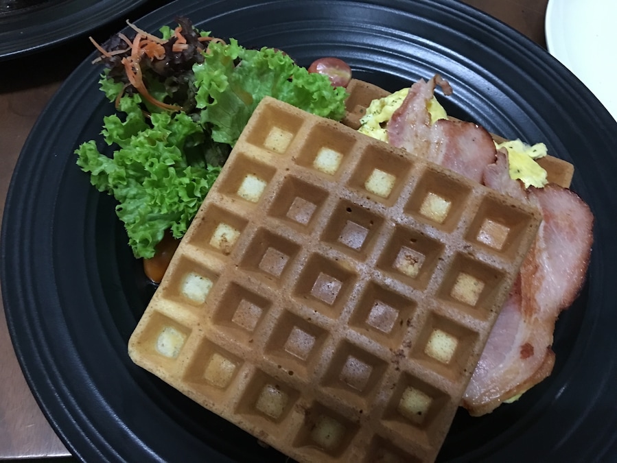 Special western food, such as bacon waffle and spicy spaghetti in a small local restaurant. Nice place for hang out with group of friends.