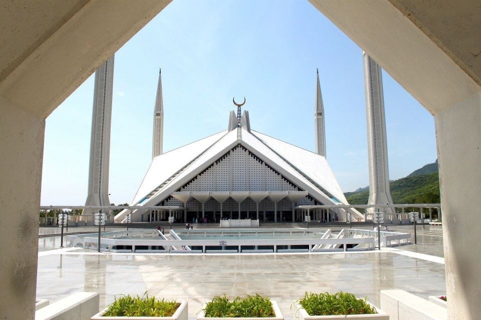 The largest mosque in South Asia