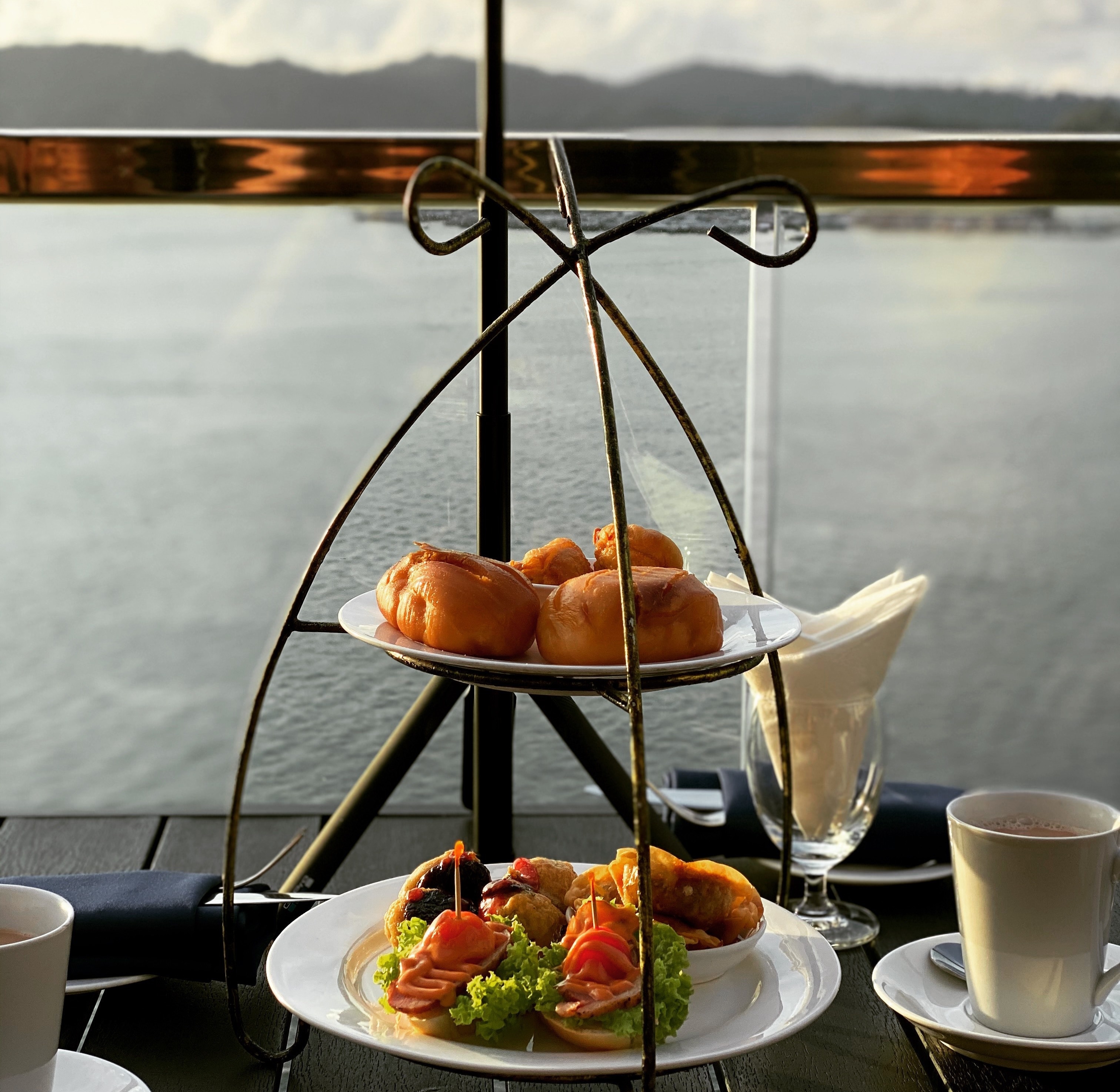 Enjoy hi-tea with a spectacular sunset view. This place is usually crowded on weekends and it’s first come first serve especially for the outer deck seats overlooking the sea.