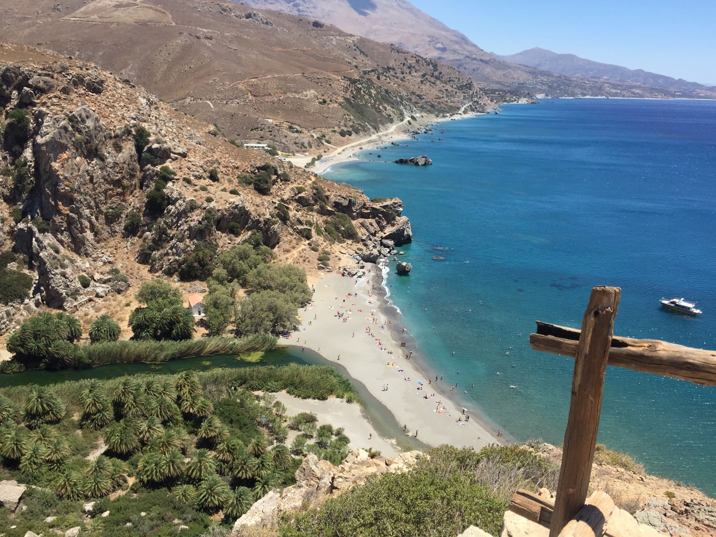 Beautiful Preveli Beach is located at the edge of Kourtaliotikos Gorge near Plakias at the South Coast of Crete, Greece. We walked down the steep path from Preveli Monastery (which is also worth a visit ⛪️) with this magnificent view 🌴 The other way to reach the beach is by boat. You can walk into the palm grove on both sides of the river.
#green