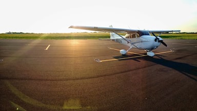 2014 Cessna 172S Skyhawk SP ready for an early morning flight out of Bonham, TX #pilot #plane #fun #Cessna #aviation 