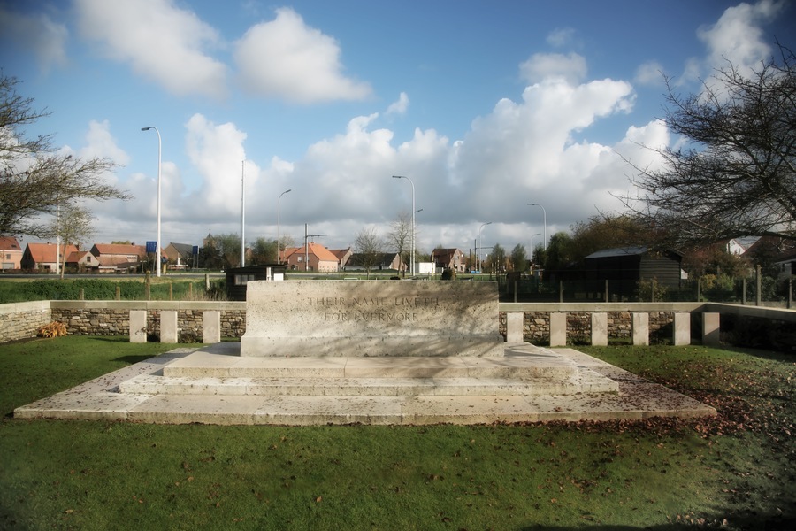 Brandhoek Military Cemetery, Flanders
6.5 Kms from Leper. On the road to Poperinghe.
The cemetery contains 530 Commonwealth graves and 28 German.
One of these is the grave of Captain Noel Chevasse VC and bar, the Medical Officer of the 10th Battalion Kings Regt. One of ony three people to have been awarded the VC twice, any the only one , to have achieved this in a single conflict. #OnTheRoad