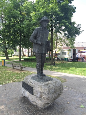 Walk in the footsteps of Vincent Van Gogh and listen to him explain to you his life here from 1883 to 1885. This suburb is also great for a very relaxing cycle day.