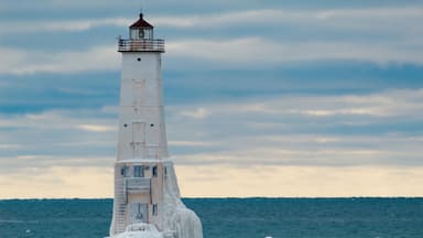 Lake Michigan is such an incredible coastline. Each season brings its own unique beauty. Frankfort is a great town to grab a bite to eat or take a well needed rest after discovering M-22