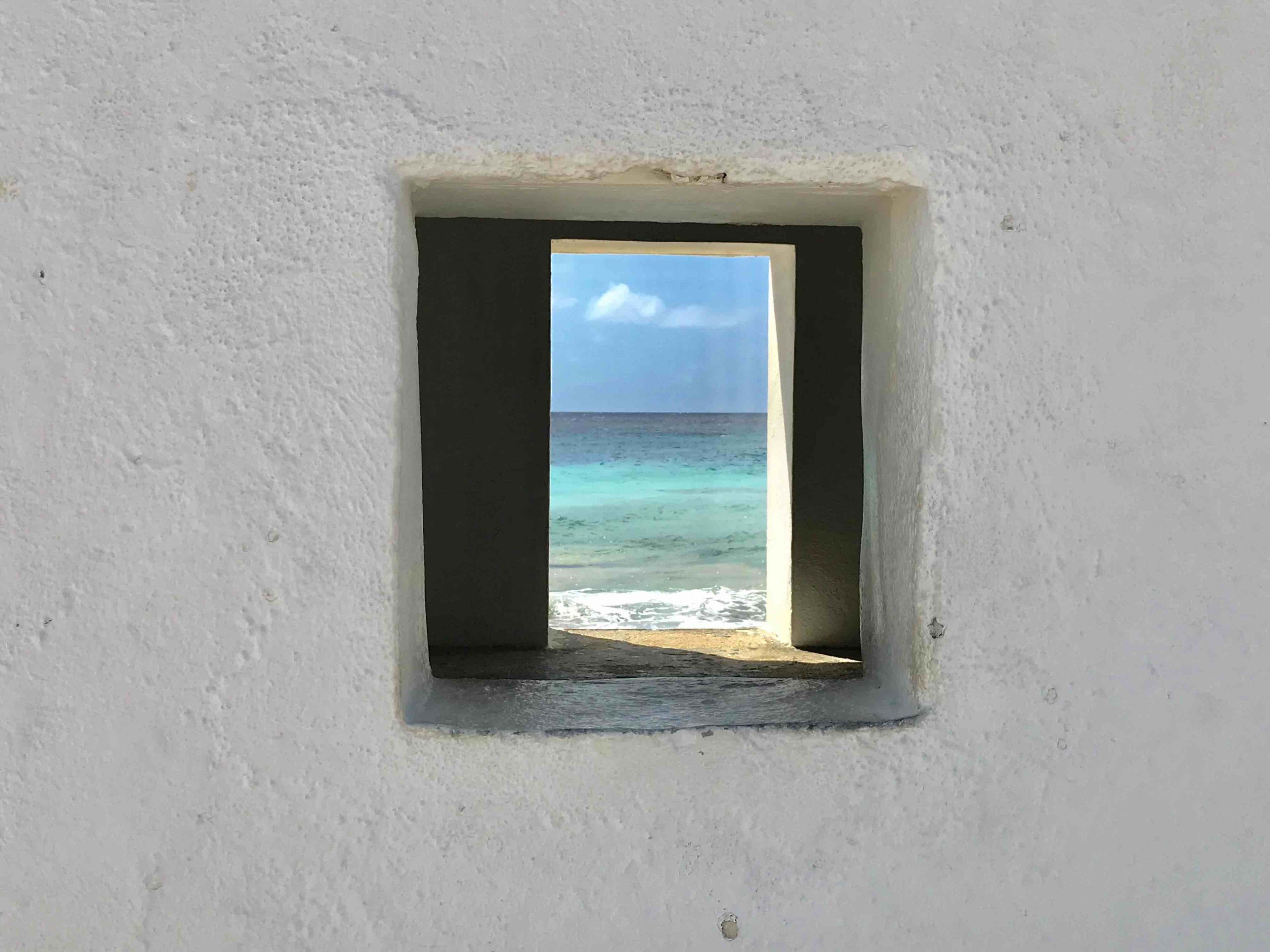 Having a look through one of the slave huts in southern Bonaire 🇧🇶 
#Perspectives #Bonaire #SlaveHuts