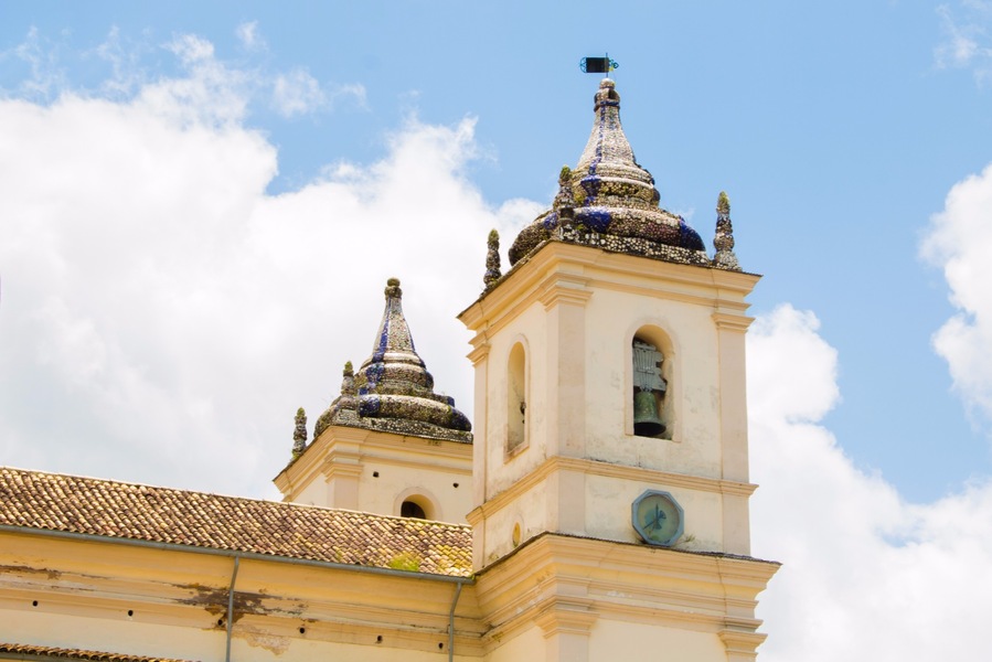 Igreja Matriz de Nossa Senhora de Nazaré. Nazaré. Bahia, Brazil, late 18th century. Of special note are its bell towers with mosaic design, a detail I didn't learn about until I returned home.
