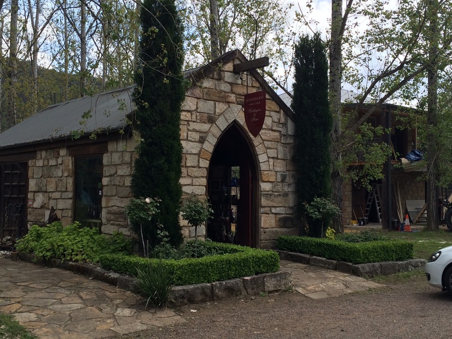 More wine tasting on the way to the Hunter Valley in Wollombi!