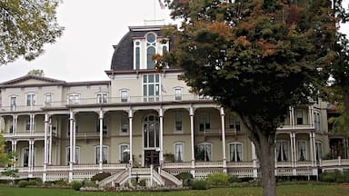 This is the Athenaeum Hotel on the grounds of the Chautauqua Institute, a wonderful community along the lake when visitors can enjoy programs, classes and community events. It is a non profit education center and summer resort in southwestern New York. Outside visitors are welcome at the site and there are numerous places to stay outside of the community. Worth a visit.
