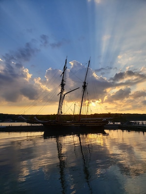 Discovery Bay is a beautiful and often overlooked place to visit if you don't know it's here. A few things available here are boat tours, the Kings Wharf Theater, local restaurant and gift shop. It's also a nice spot to catch the sunsets and perhaps some geocaching. Parking is free but limited.