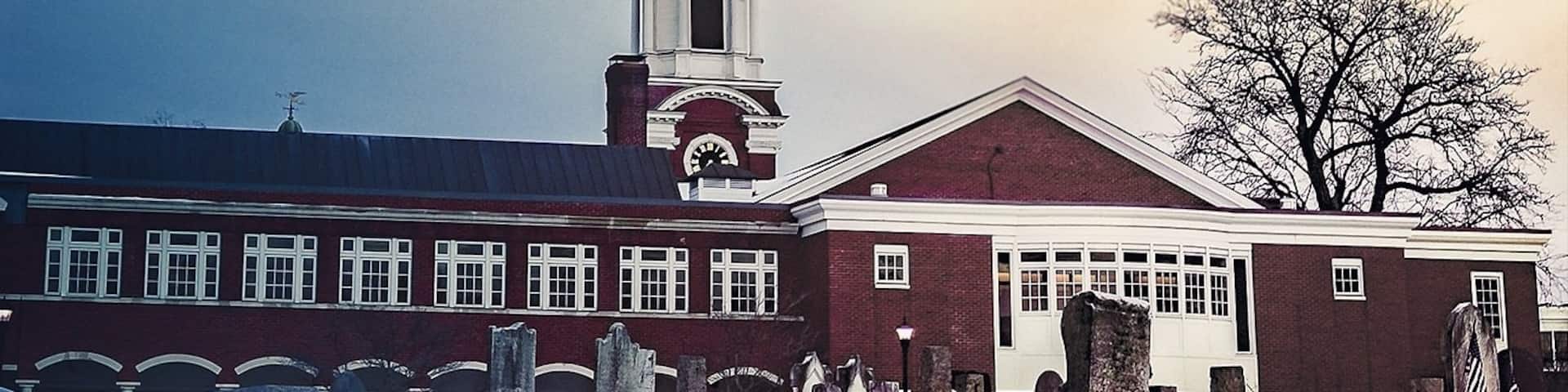 This beautiful church in the middle of a memorial cemetery looks phenomenal in winter. If get lucky with a colorful sunset your photos easily transform in paintings.
#perspectives #church #winter #landscape #MA #weston #eastcoast #snow #sunsets
