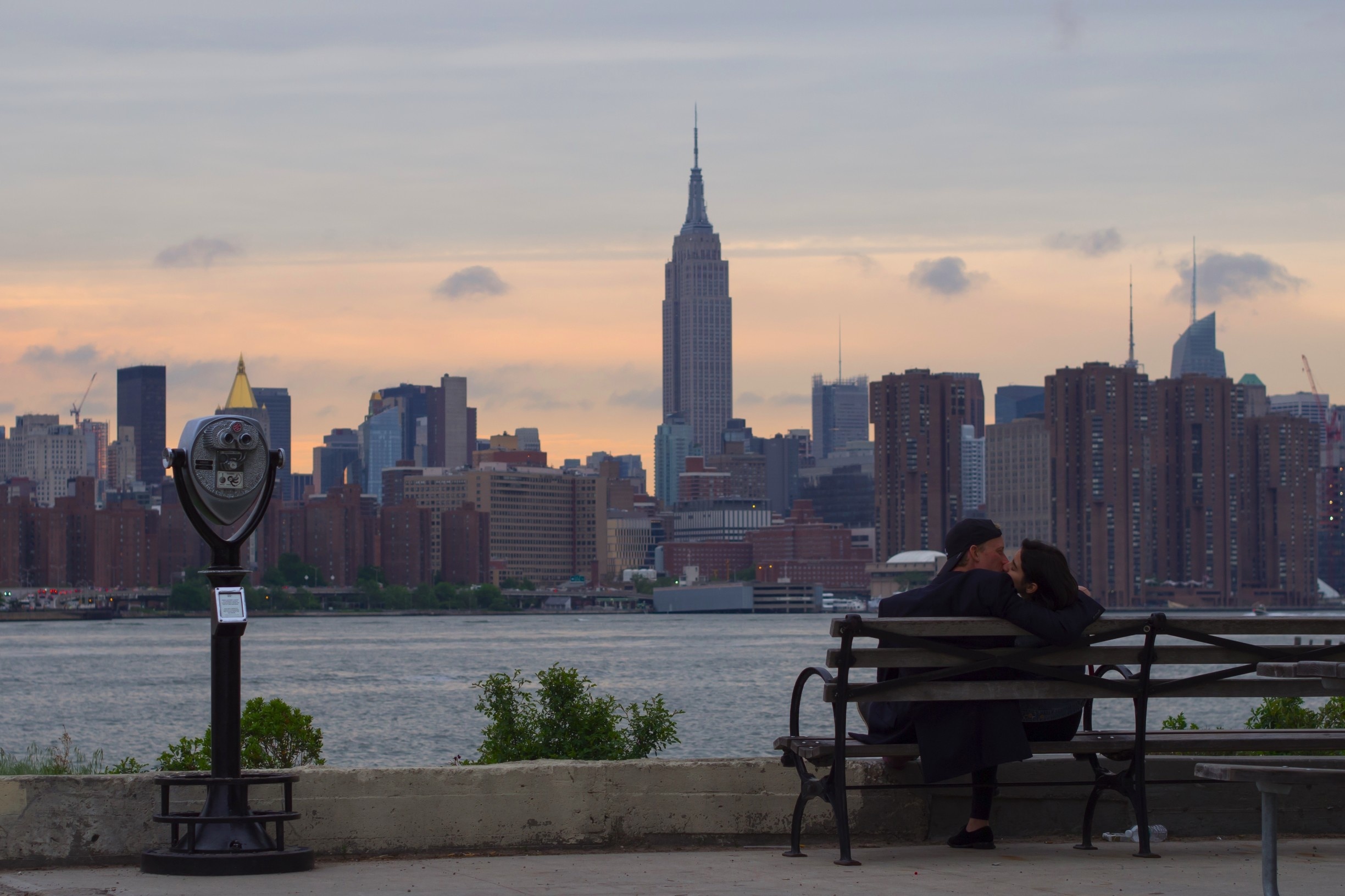 Lovers watching sunset with Empire State Building on the background in the East River State Park in Williamsburg, Brooklyn.
#LikeALocal