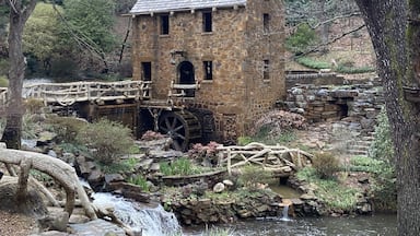 The Old Mill in North Little Rock, Arkansas was built in 1933. It appeared in the opening scene of 1939’s Gone With the Wind 
#historyphotocontest #history #theoldmill