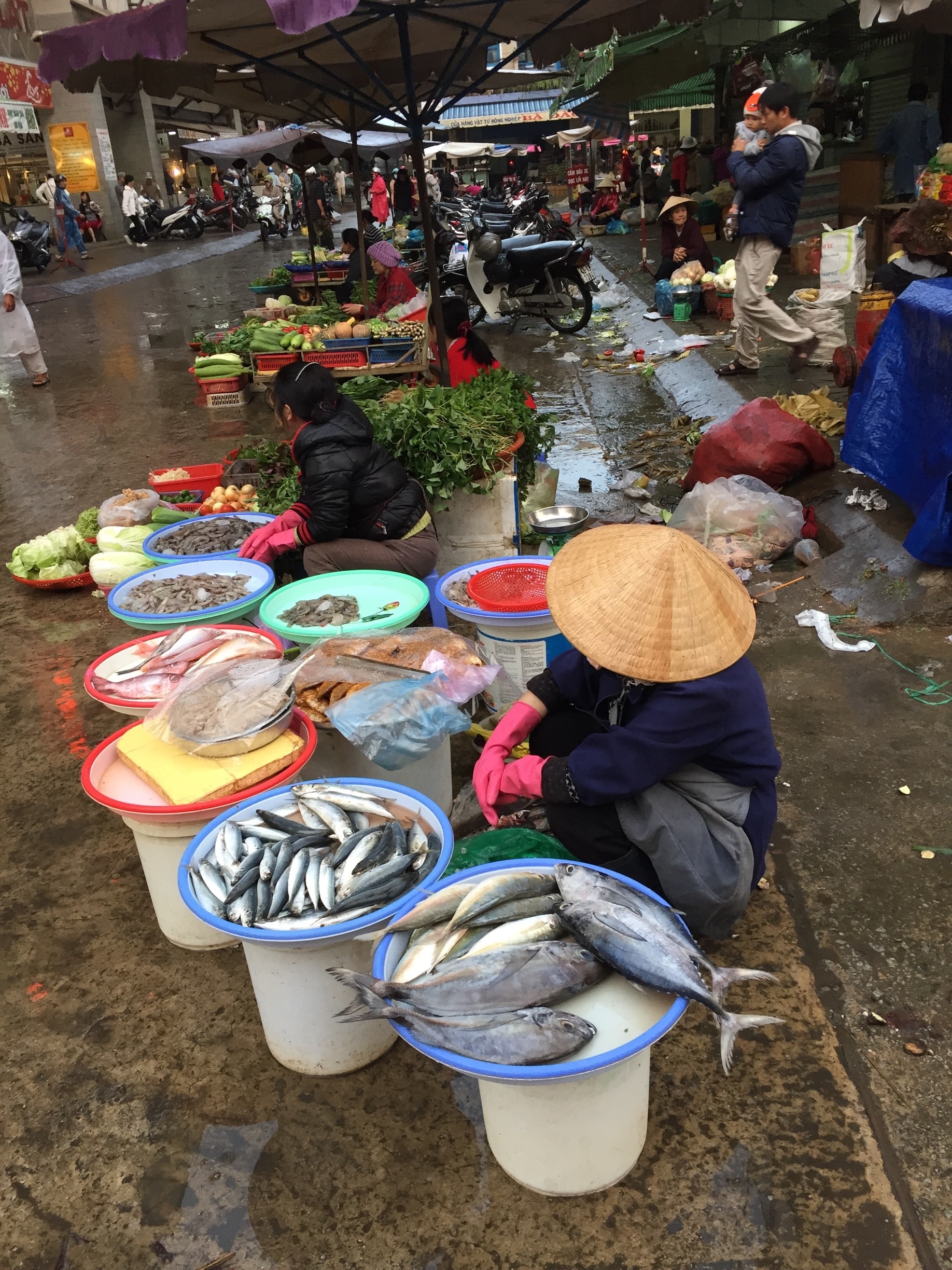#market. Da Lat Market in Vietnam. Fresh seafood, produce, all sorts of food vendors.