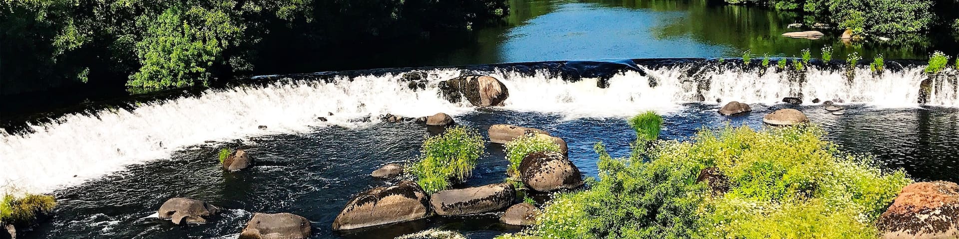 Rio Tambre along the Camino  to Fisterra/Muxía
Spain 
@iphoneablefoto
River#