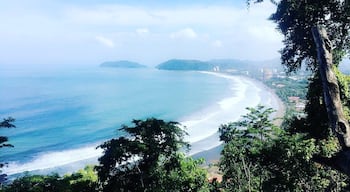 2/4 Views from the top of the hike in Jaco, CR! -but there's still more to this hike when you look the other way... 😍 #takeahike