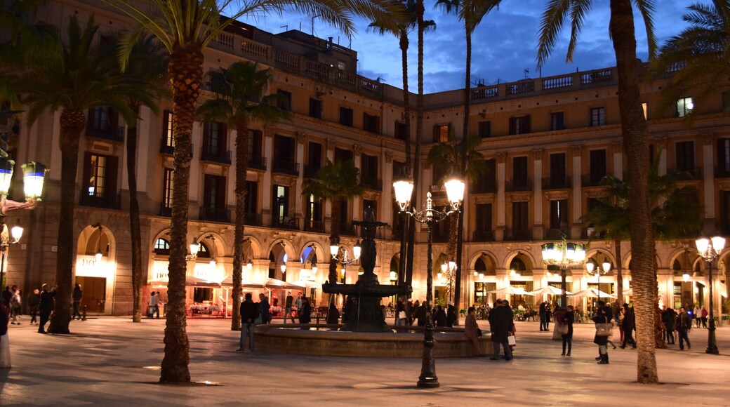 Plaça Reial, Barcelona, Catalonia, Spain