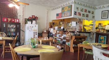 Eclectic little vegan and GF cafe. Good food. 