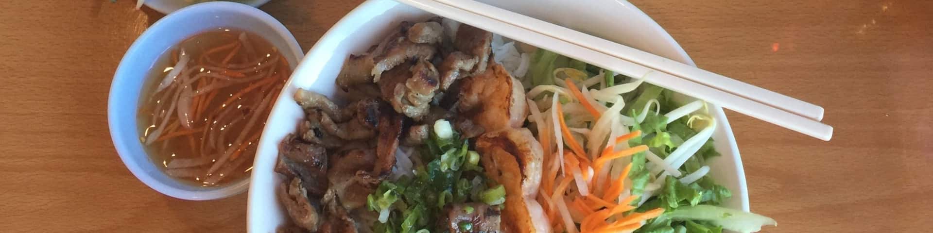 Yes, it's as good as it looks - Combination Meat Pho, Shrimp and Pork Vermicelli, Spring Rolls. But the kicker is the Lemongrass sauce! Yummy😋