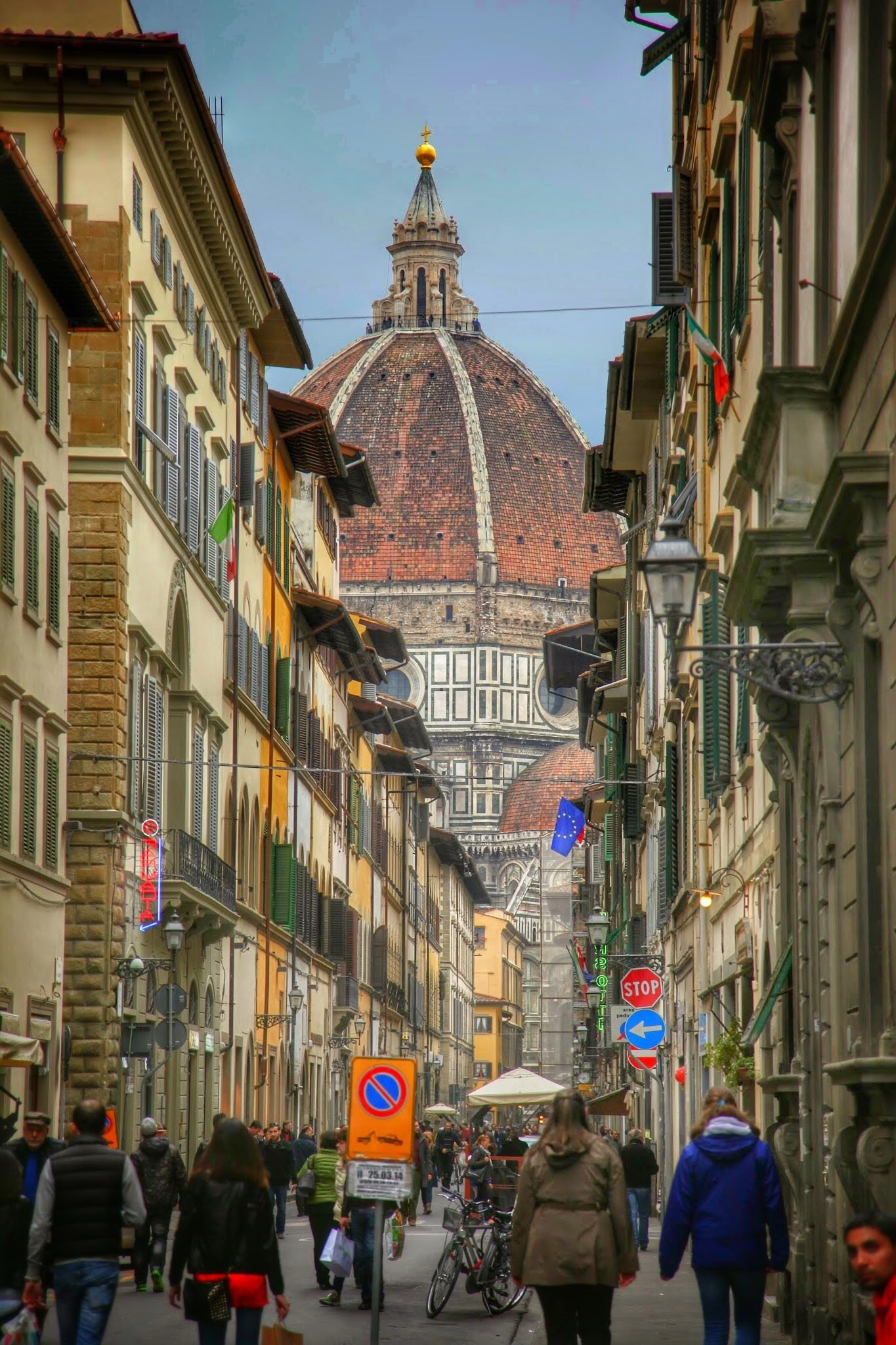 Piazza della Santissima Annunziata in Santissima Annunziata Expedia