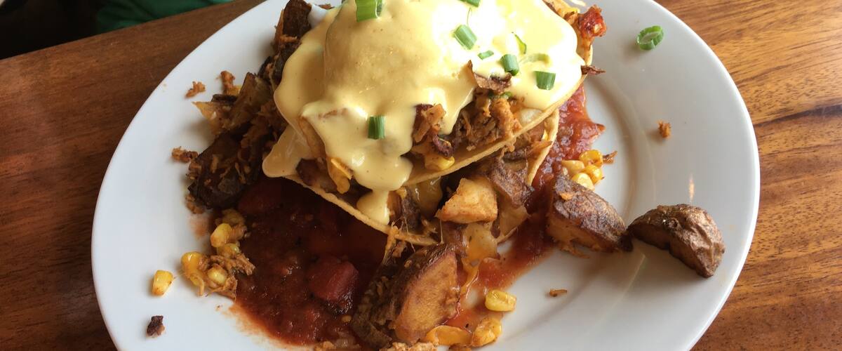SW pulled chicken stack.  We'll be back! 
#lifeatexpedia
