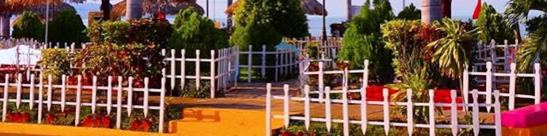 Plaza del Puerto Salvador Allende, Managua #Nicaragua.