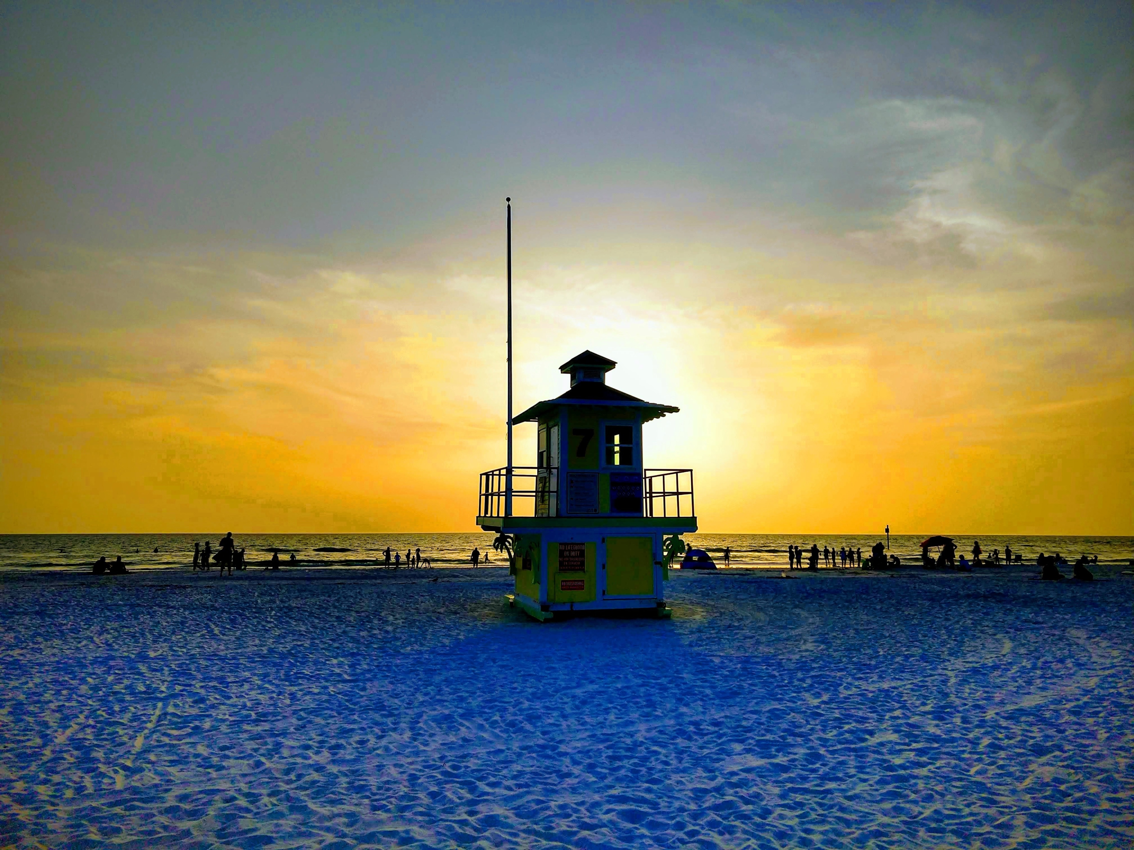 The sunset behind the lifeguard tower in combination with a bit of filtering made this image quite unique. #LifeAtExpedia