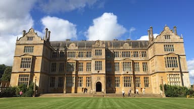 #StunningStructures Fantastic building and full of hidden treasures, plus with a wonderful gallery. Gardens worthy of a royal walk