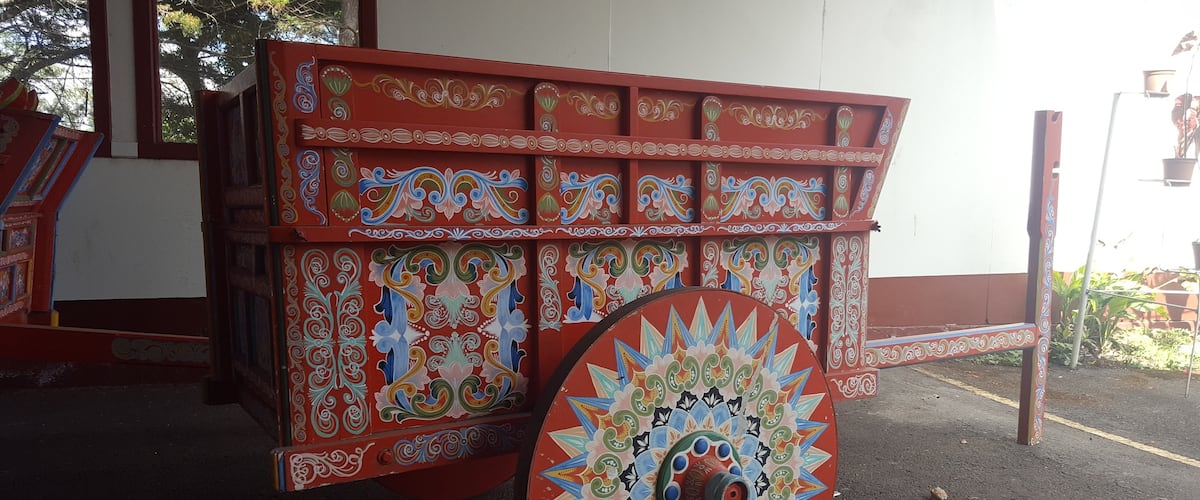 Traditional Costa Rican cart --the colors & patterns are so unique! #patterns
