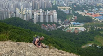 Nice place to hike behind my apartment. Nice views of Anyang when there is no smog...