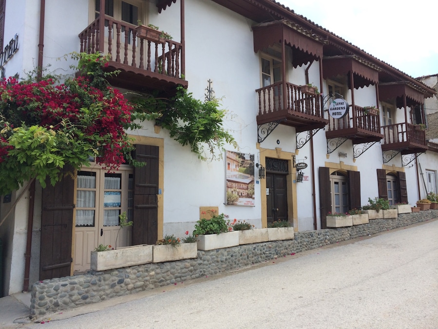 A small place I've found while strolling around after attending the burial of Mawlana Syaikh Nazim Adil al-Haqqani qs at the town of Lefke (Lefka) in Cyprus.
