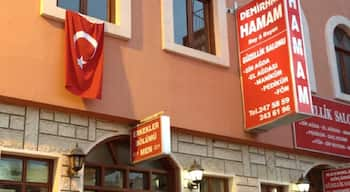 Must visit! Clean, friendly, and professional staff. Very reasonable.
Be prepared for a unique Turkish style experience!