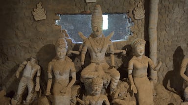 Inside the Jaws to Hell cave in Buddha Park there are hundreds of Buddhas.  It is nice seeing history being so well preserved.

#travel #photography #buddhapark #buddhas #explore #discover #history #culture