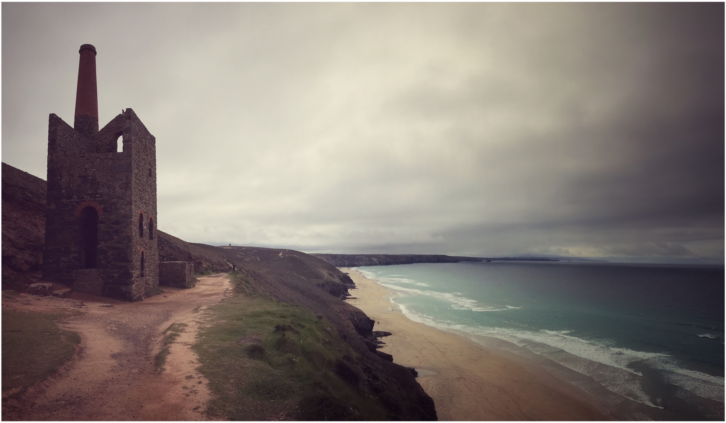 Wheal Coates Tin Mine - Poldark Filming location with breathtaking views from the Coastal Path. Beautiful long stretch of beach accessed at low tide. 