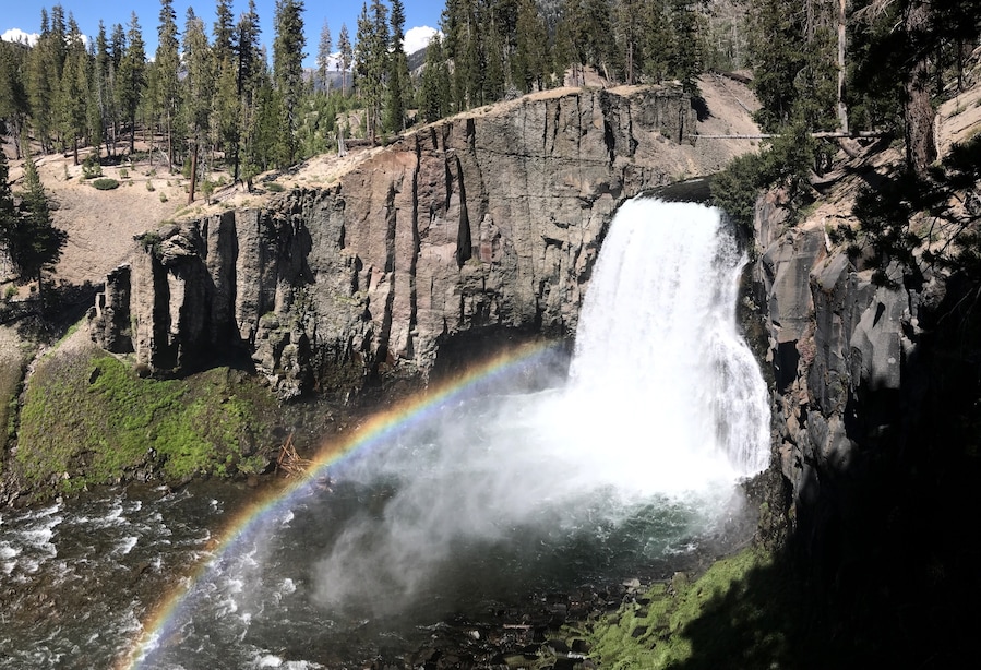 Rainbow Falls can only be seen by hiking the 2 additional miles from Devils Postpile (0.4 mi) from the trailhead. The only way to reach the trailhead is by taking a shuttle inside Devils Postpile National Monument in Mammoth, California. The hike is easy but fairly open so it can get pretty hot in the summer, but the view of Rainbow Falls is absolutely gorgeous! Highly recommend making the trip if you’re in Mammoth. This was taken in July 2017 during midday
