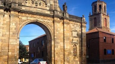Visiting small towns around Leon  #firststop #Sahagún #León #spain  #villages #CastillayLeon